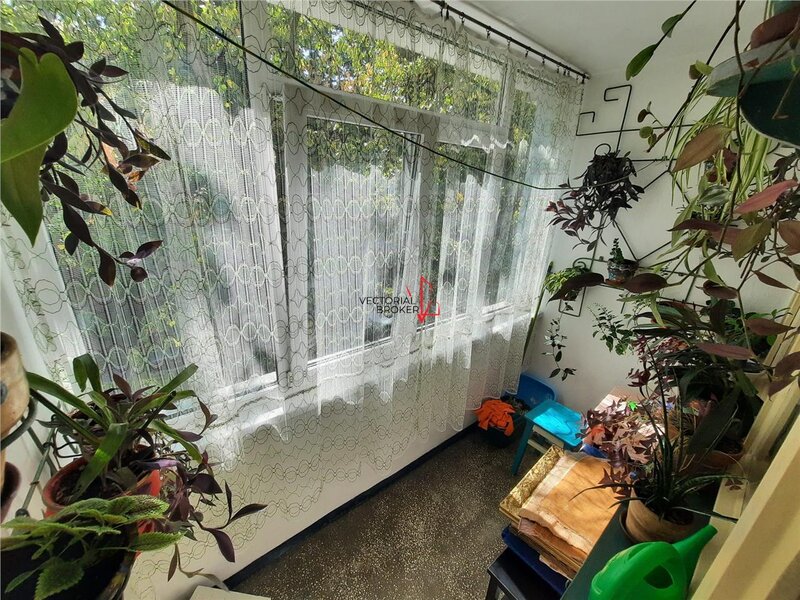 Postavarul 3 camere semidecomandat, Codrii Neamtului, 10 minute de metrou Nicolae Grigorescu