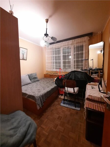 Postavarul 3 camere semidecomandat, Codrii Neamtului, 10 minute de metrou Nicolae Grigorescu